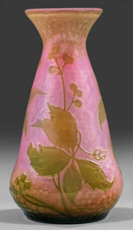 Seltene Daum-Vase mit Wildem Wein - фото 1