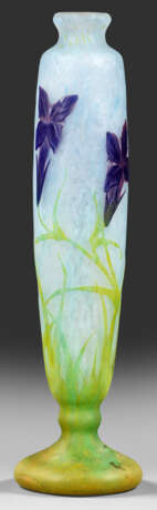 Seltene Daum-Vase mit geschnittenem Enzian-Dekor - photo 1
