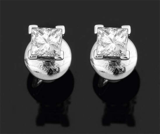 Paar klassische Diamantsolitär-Ohrringe - Foto 1