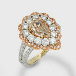 Glamouröser Fancy-Diamantring
