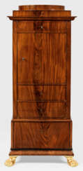 Biedermeier-Pfeilerschrank