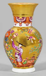 Kleine Meissen "Augustus Rex-Vase" mit