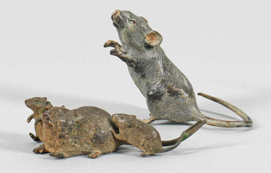 Zwei Wiener Bronzen mit Mäusen - фото 1