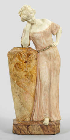 Große Jugendstil-Goldscheider-Figur mit junger Dame - photo 1