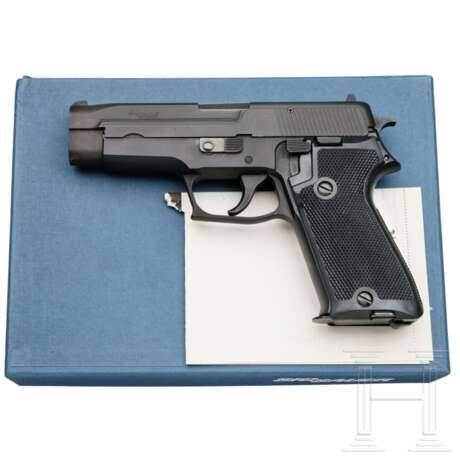 SIG Sauer P 220 - photo 1