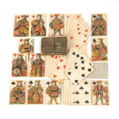 Barockes Kartenspiel im Originaletui.