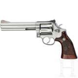 Smith & Wesson Mod. 686-2, "The .357 Distinguished Combat Magnum Stainless" - photo 1