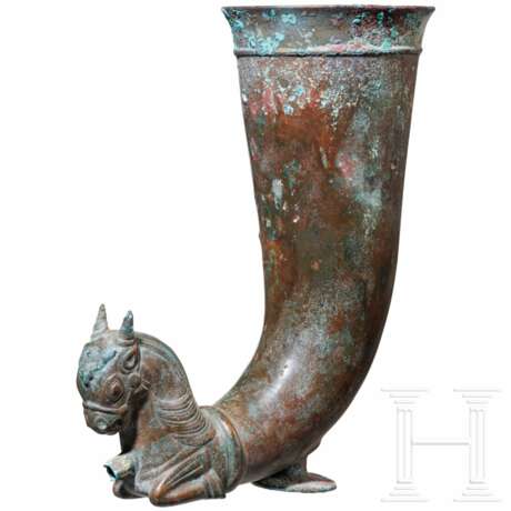 Bronzerhyton mit Pferdekopfprotome, achämenidisch, 5. - 4. Jhdt. v. Chr. - photo 1