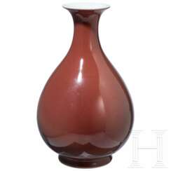 Kupferrot glasierte Vase mit Daoguang-Sechszeichenmarke, China, wohl aus der Zeit (1782 - 1850)