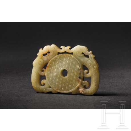 Kleine Jade-Bi-Scheibe mit Drachen-Motiv, China, 20. Jhdt. - фото 1