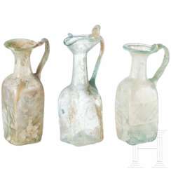 Drei Glasflaschen, römisch, 3./4. Jhdt. n. Chr.