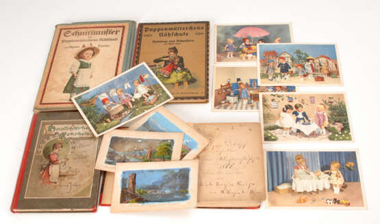 4 Kinderbücher und 6 Käthe-Kruse-Postkarten. - photo 1