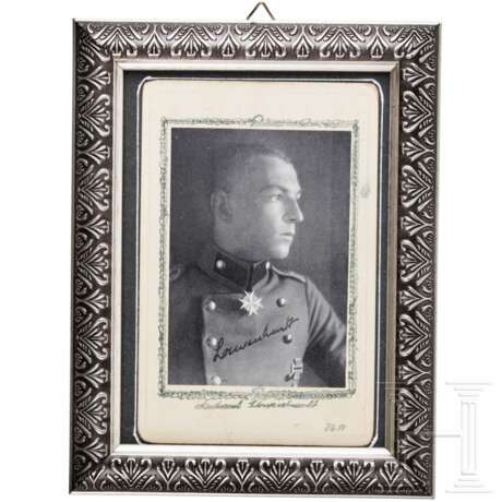 Oberleutnant d.R. Erich Loewenhardt (1897 - 1918) - signierte Portraitaufnahme des PLM-Fliegers - photo 1
