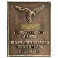 Ehrenschild "Für hervorragende Leistung - Der kommandierende General und Befehlshaber im Luftgau XI"