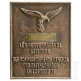 Ehrenschild "Für hervorragende Leistung - Der kommandierende General und Befehlshaber im Luftgau XI" - Foto 1
