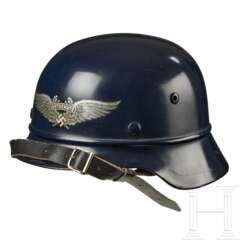 A steel helmet, Luftschutz, M35