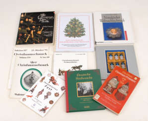 Konvolut 10x Literatur zum Thema Christbaumschmuck.