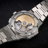 PATEK PHILIPPE, REF. 5990/1A, A FINE STEEL AUTOMATIC DUAL TIME FLYBACK CHRONOGRAPH - photo 2