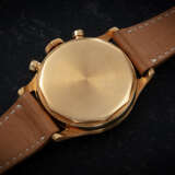 PATEK PHILIPPE, REF. 1463J, A RARE AND ATTRACTIVE GOLD CHRONOGRAPH WRISTWATCH - photo 2