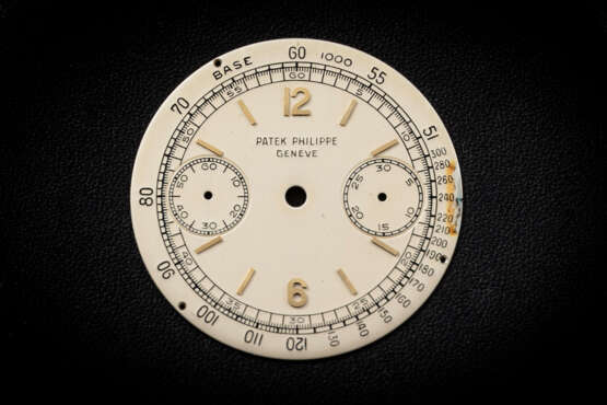 PATEK PHILIPPE, REF. 1463J, A RARE AND ATTRACTIVE GOLD CHRONOGRAPH WRISTWATCH - фото 6