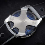 M.A.D. 1 FRIENDS EDITION, A STEEL AUTOMATIC WRISTWATCH WITH LATERAL TIME DISPLAY - Foto 2