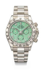 ROLEX. AN ATTRACTIVE 18K WHITE GOLD AUTOMATIC CHRONOGRAPH WRISTWATCH WITH BRACELET AND GREEN CHRYSOPRASE DIAL