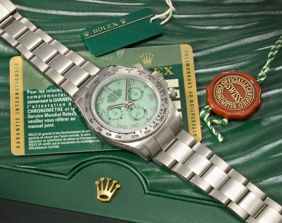 ROLEX. AN ATTRACTIVE 18K WHITE GOLD AUTOMATIC CHRONOGRAPH WRISTWATCH WITH BRACELET AND GREEN CHRYSOPRASE DIAL - фото 3
