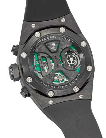 AUDEMARS PIGUET. A RARE AND IMPRESSIVE FORGED CARBON, CERAMIC AND TITANIUM SEMI-SKELETONIZED TOURBILLON CHRONOGRAPH WRISTWATCH WITH POWER RESERVE AND DYNAMOGRAPHE INDICATION - Foto 4