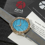 ARTYA. A UNIQUE AND MESMERISING STAINLESS STEEL AND 18K PINK GOLD AUTOMATIC WRISTWATCH WITH SWEEP CENTRE SECONDS AND BUTTERFLY WING DIAL - Foto 3