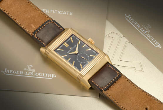 JAEGER-LECOULTRE. A VERY RARE AND ELEGANT 18K PINK GOLD LIMITED EDITION REVERSO DUOFACE WRISTWATCH WITH DAY/NIGHT INDICATON - фото 3