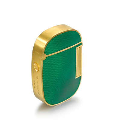 PATEK PHILIPPE. A RARE AND ATTRACTIVE 18K GOLD AND ENAMEL LIGHTER - photo 1