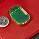 PATEK PHILIPPE. A RARE AND ATTRACTIVE 18K GOLD AND ENAMEL LIGHTER - Foto 2