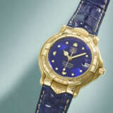 TAG HEUER. AN ATTRACTIVE 18K GOLD AUTOMATIC WRISTWATCH WITH SWEEP CENTRE SECONDS WITH DATE - photo 2