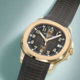 PATEK PHILIPPE. A VERY RARE 18K PINK GOLD AUTOMATIC WRISTWATCH WITH SWEEP CENTRE SECONDS AND DATE - Foto 2