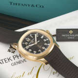PATEK PHILIPPE. A VERY RARE 18K PINK GOLD AUTOMATIC WRISTWATCH WITH SWEEP CENTRE SECONDS AND DATE - Foto 3