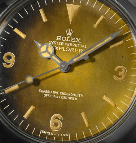 ROLEX. A RARE AND HIGHLY ATTRACTIVE STAINLESS STEEL AUTOMATIC WRISTWATCH WITH SWEEP CENTRE SECONDS AND TROPICAL GILT DIAL - фото 3