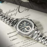 PATEK PHILIPPE. AN ATTRACTIVE STAINLESS STEEL AUTOMATIC FLYBACK CHRONOGRAPH WRISTWATCH WITH DATE AND BRACELET - photo 3