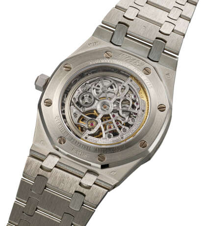 AUDEMARS PIGUET. A RARE AND HIGHLY ATTRACTIVE PLATINUM SKELETONIZED PERPETUAL CALENDAR AUTOMATIC WRISTWATCH WITH MOON PHASES, LEAP YEAR INDICATION AND BRACELET - photo 4