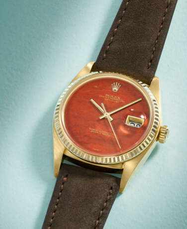 ROLEX. A VERY RARE AND HIGHLY ATTRACTIVE 18K GOLD AUTOMATIC WRISTWATCH WITH SWEEP CENTRE SECONDS, DATE AND RED JASPER DIAL - photo 2