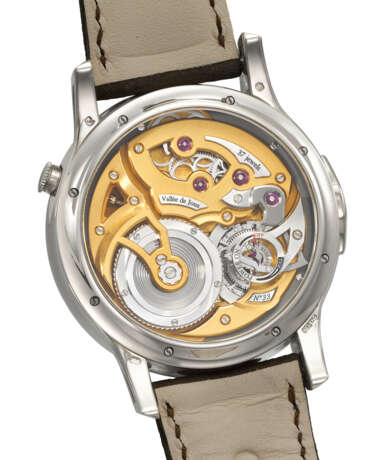 ROMAIN GAUTHIER. AN EXCEPTIONAL HIGH PRECISION 18K WHITE GOLD WRISTWATCH WITH OPENWORKED MOVEMENT, PATENTED CONSTANT FORCE SYSTEM, POWER RESERVE AND WHITE ENAMEL DIAL - photo 4