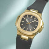 PATEK PHILIPPE. A RARE AND COVETED 18K PINK GOLD AUTOMATIC WRISTWATCH WITH SWEEP CENTRE SECONDS AND DATE - Foto 2
