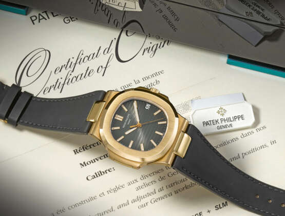 PATEK PHILIPPE. A RARE AND COVETED 18K PINK GOLD AUTOMATIC WRISTWATCH WITH SWEEP CENTRE SECONDS AND DATE - photo 3