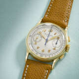 PATEK PHILIPPE. A RARE AND ATTRACTIVE 18K GOLD CHRONOGRAPH WRISTWATCH WITH BREGUET NUMERALS - photo 2