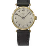 BREGUET. AN EXTREMELY RARE AND VERY EARLY 18K GOLD ‘OFFICIER’ WRISTWATCH WITH BREGUET NUMERALS - Foto 1