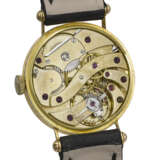BREGUET. AN EXTREMELY RARE AND VERY EARLY 18K GOLD ‘OFFICIER’ WRISTWATCH WITH BREGUET NUMERALS - Foto 3