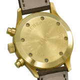IWC. AN ATTRACTIVE 18K GOLD PILOT`S CHRONOGRAPH WRISTWATCH WITH DATE - photo 3