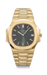 PATEK PHILIPPE. A VERY RARE AND HIGHLY ATTRACTIVE 18K GOLD AUTOMATIC WRISTWATCH WITH DATE AND BRACELET