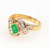 Designer-Ring mit Smaragd und Brillanten. - Foto 1