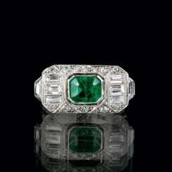 Art-déco Smaragd-Diamant-Ring.