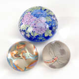 3 Paperweights. - photo 1